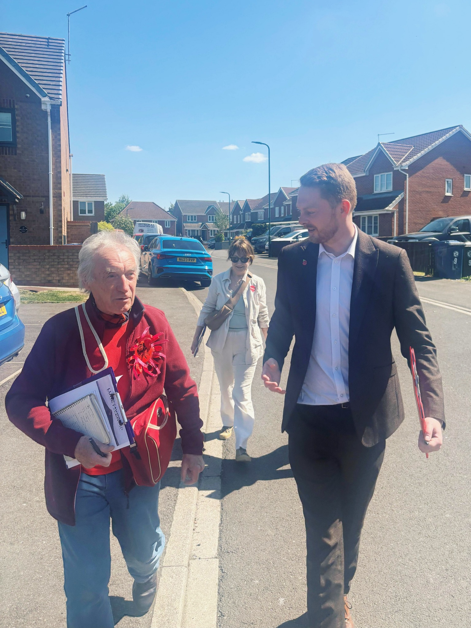 Luke and Cllr John McCue Speak to Residents in Boosbeck