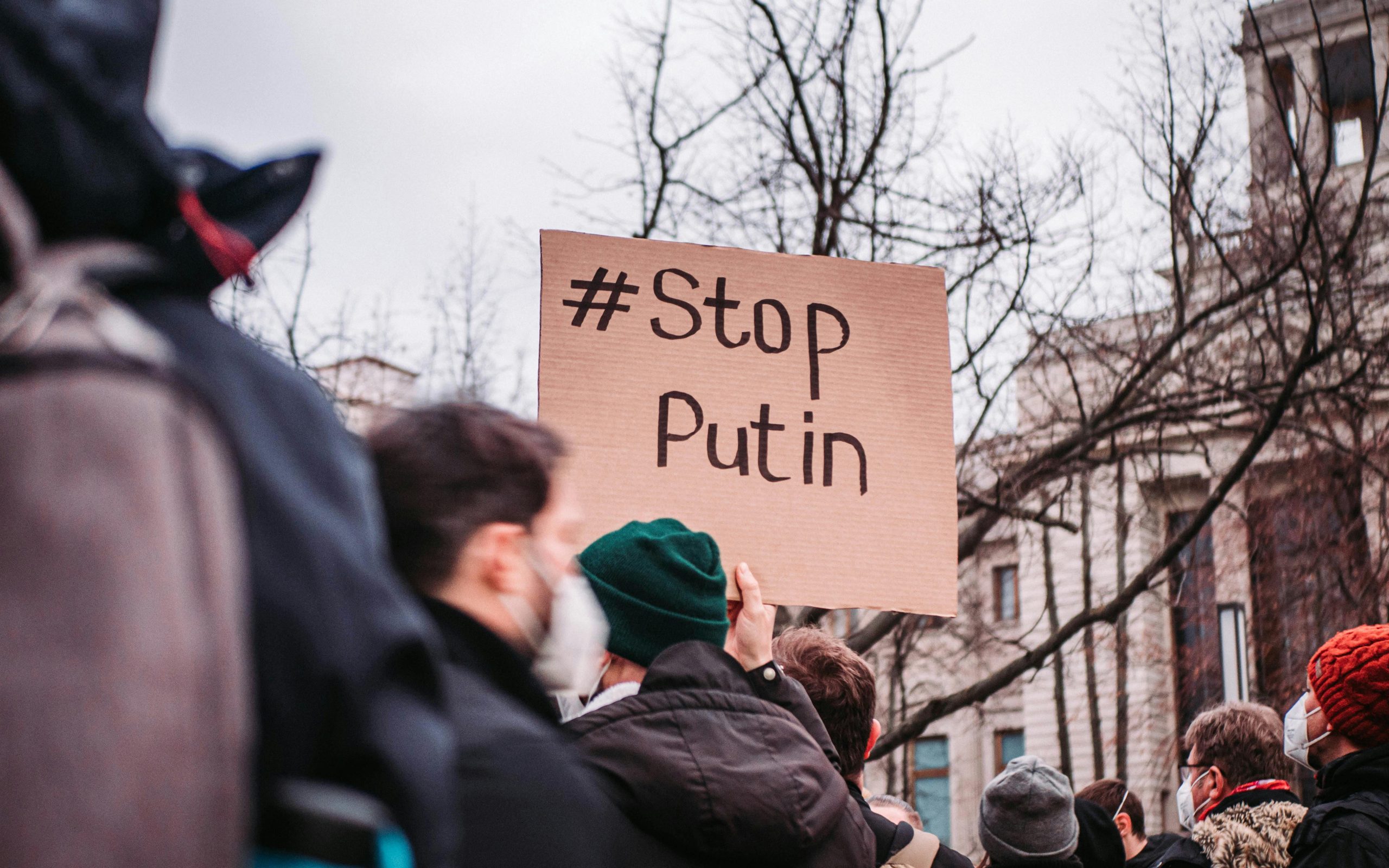 Luke Myer MP challenges Ministers on Russian threats to UK